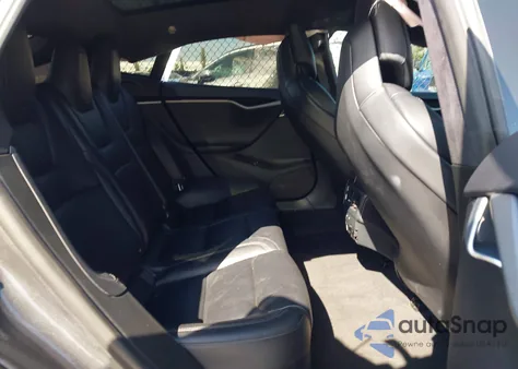 2018 Tesla Model S 100D/75D/P100D z USA, uszkodzony, nr VIN 5YJSA1E25JF294259